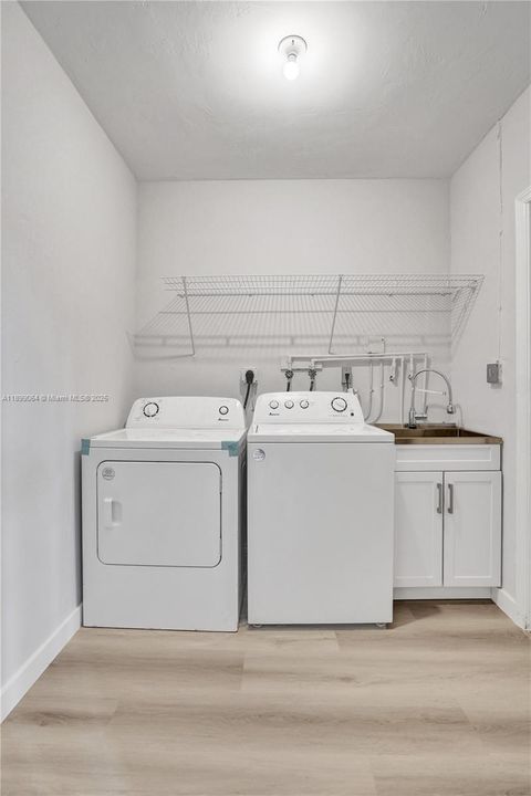 Active With Contract: $2,800 (3 beds, 2 baths, 1358 Square Feet)