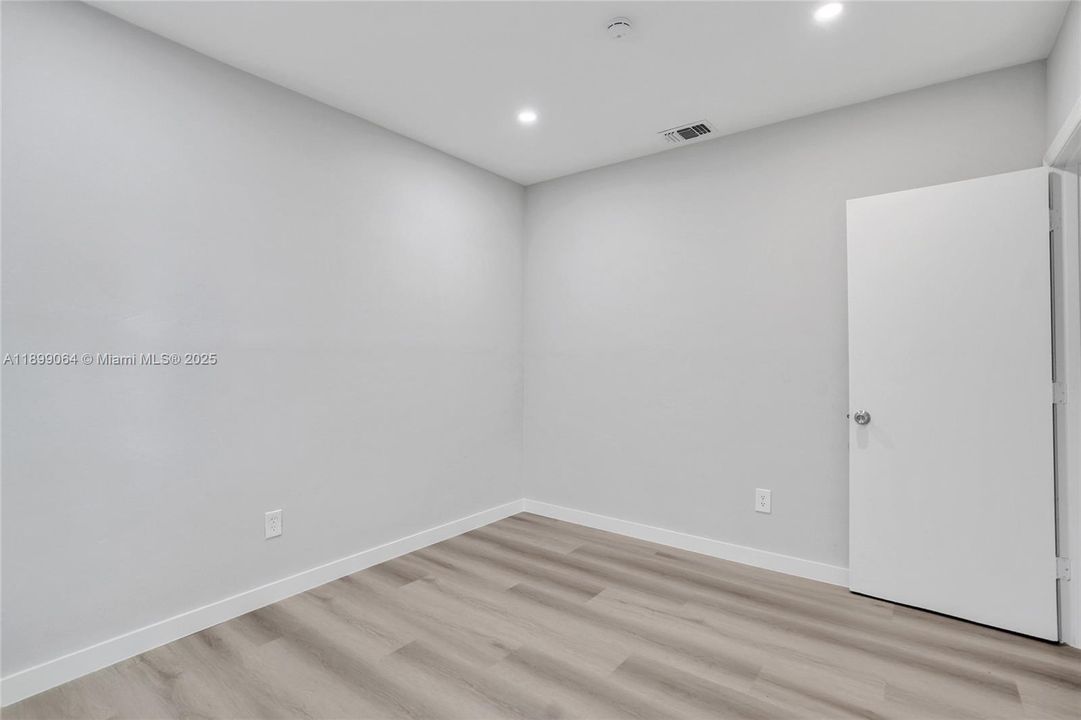 Active With Contract: $2,800 (3 beds, 2 baths, 1358 Square Feet)