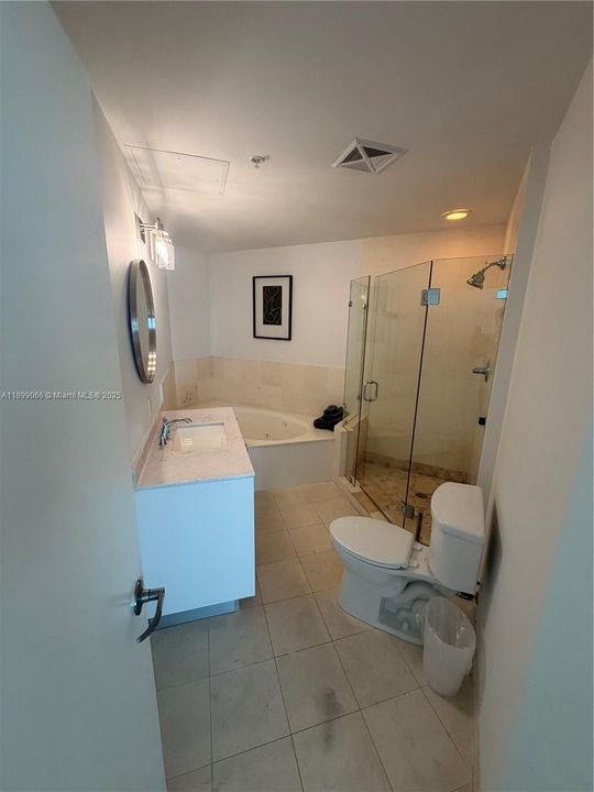 Recently Rented: $5,900 (3 beds, 2 baths, 1472 Square Feet)