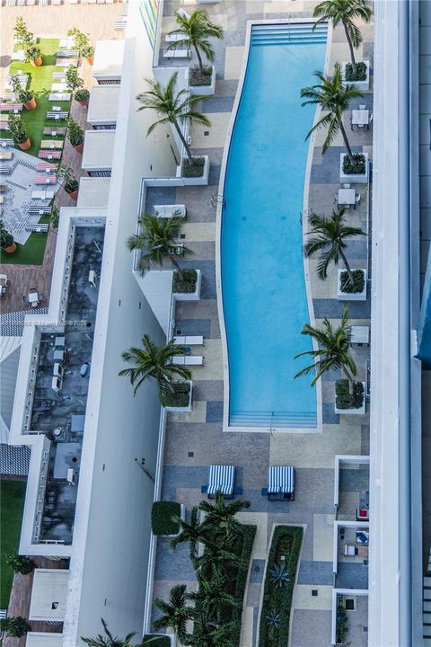 Recently Rented: $5,900 (3 beds, 2 baths, 1472 Square Feet)