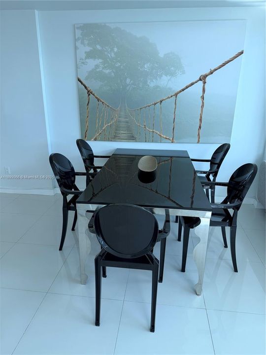 Recently Rented: $5,900 (3 beds, 2 baths, 1472 Square Feet)