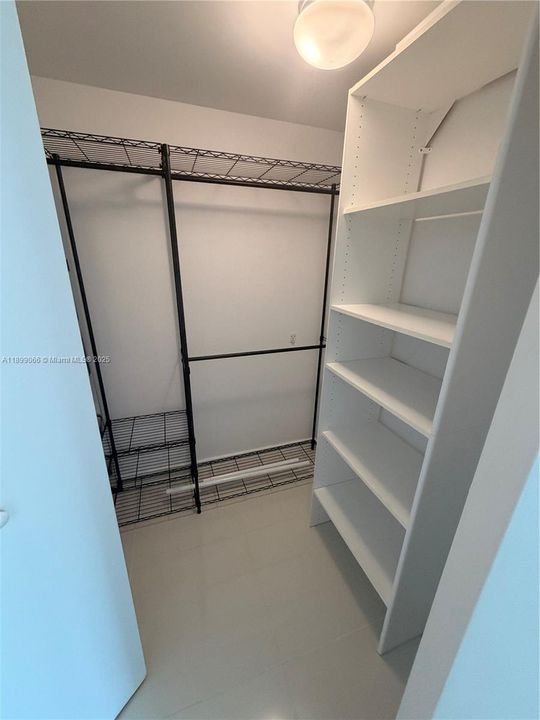 Recently Rented: $5,900 (3 beds, 2 baths, 1472 Square Feet)