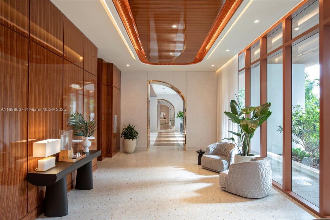 Activo con contrato: $14,000 (2 camas, 2 baños, 942 Pies cuadrados)