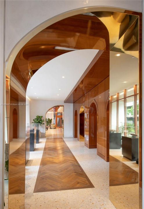 Activo con contrato: $14,000 (2 camas, 2 baños, 942 Pies cuadrados)