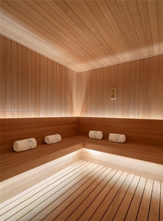 Activo con contrato: $14,000 (2 camas, 2 baños, 942 Pies cuadrados)