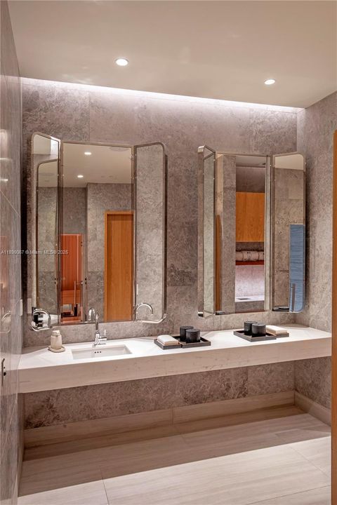 Activo con contrato: $14,000 (2 camas, 2 baños, 942 Pies cuadrados)