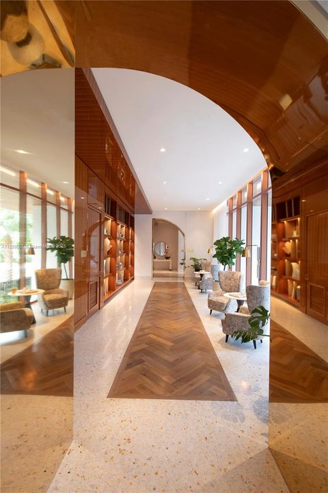 Activo con contrato: $14,000 (2 camas, 2 baños, 942 Pies cuadrados)