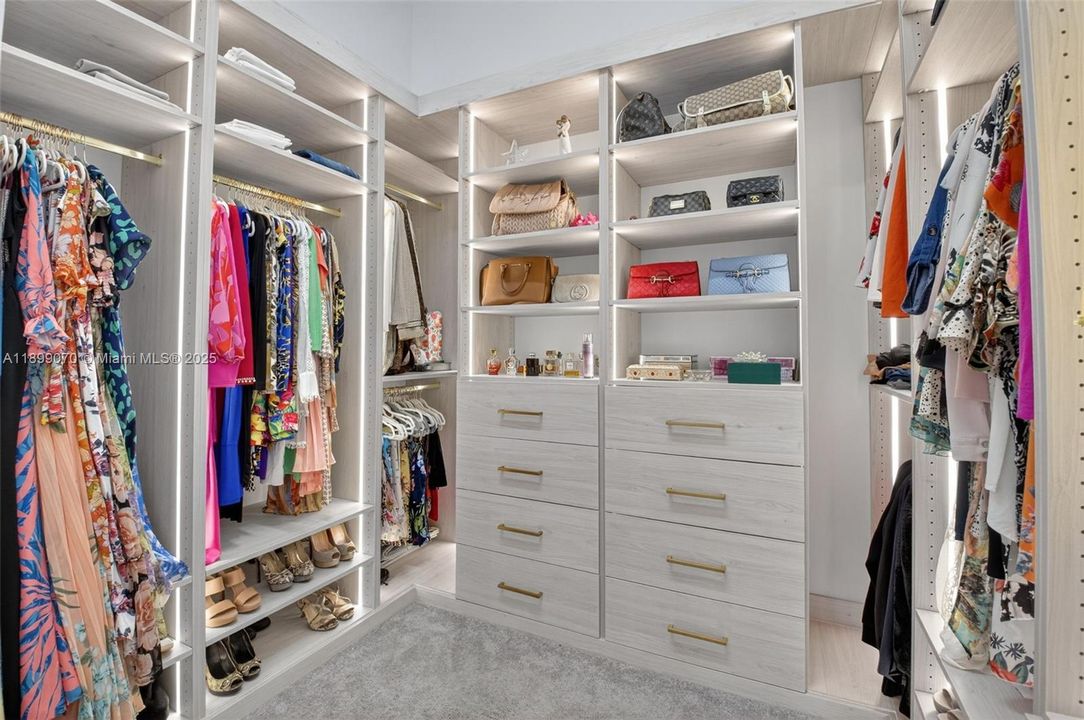 For Sale: $1,759,000 (3 beds, 4 baths, 2573 Square Feet)