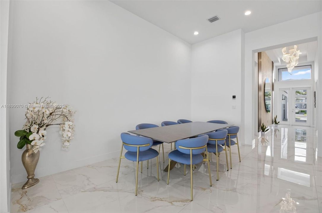 For Sale: $1,759,000 (3 beds, 4 baths, 2573 Square Feet)