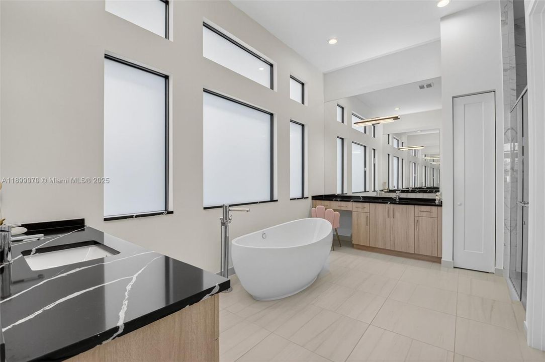 For Sale: $1,759,000 (3 beds, 4 baths, 2573 Square Feet)