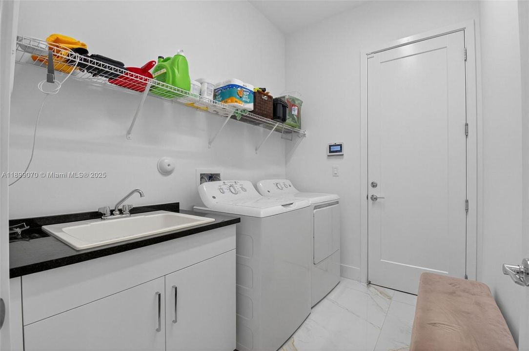 For Sale: $1,759,000 (3 beds, 4 baths, 2573 Square Feet)