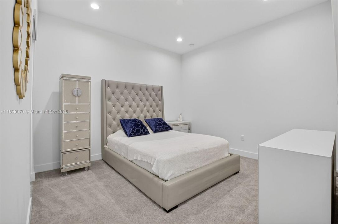 For Sale: $1,759,000 (3 beds, 4 baths, 2573 Square Feet)