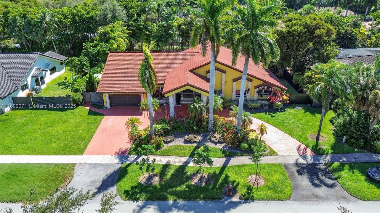 For Sale: $1,750,000 (5 beds, 3 baths, 3282 Square Feet)