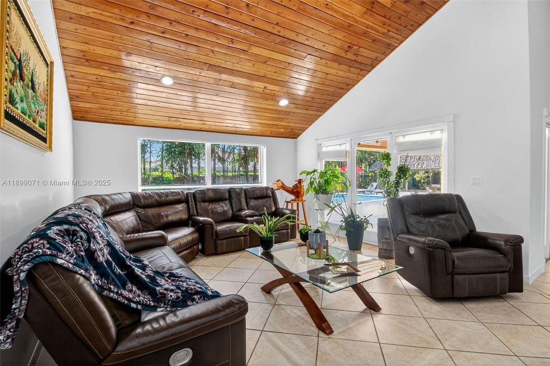 For Sale: $1,750,000 (5 beds, 3 baths, 3282 Square Feet)