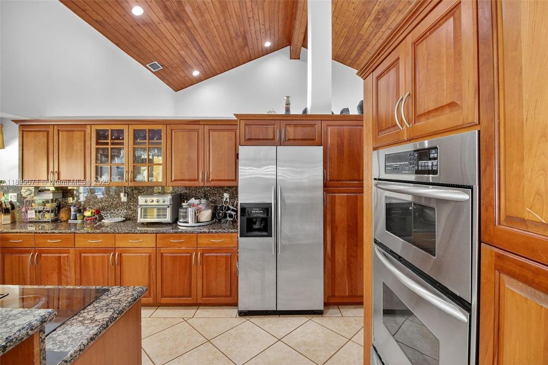 For Sale: $1,750,000 (5 beds, 3 baths, 3282 Square Feet)