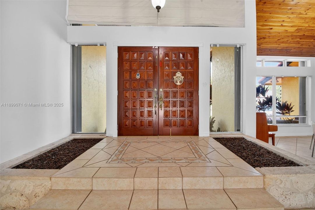 For Sale: $1,750,000 (5 beds, 3 baths, 3282 Square Feet)