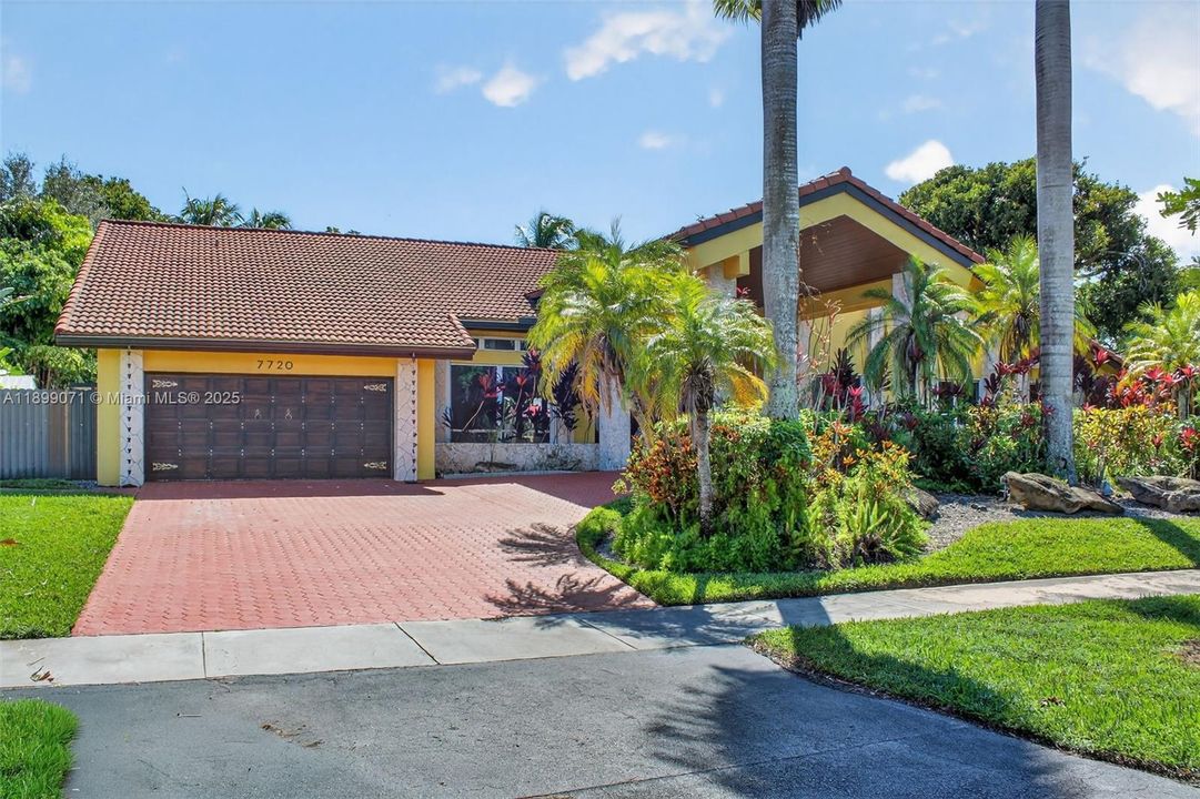 For Sale: $1,750,000 (5 beds, 3 baths, 3282 Square Feet)