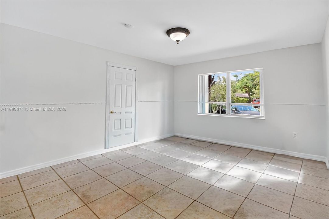 For Sale: $1,750,000 (5 beds, 3 baths, 3282 Square Feet)