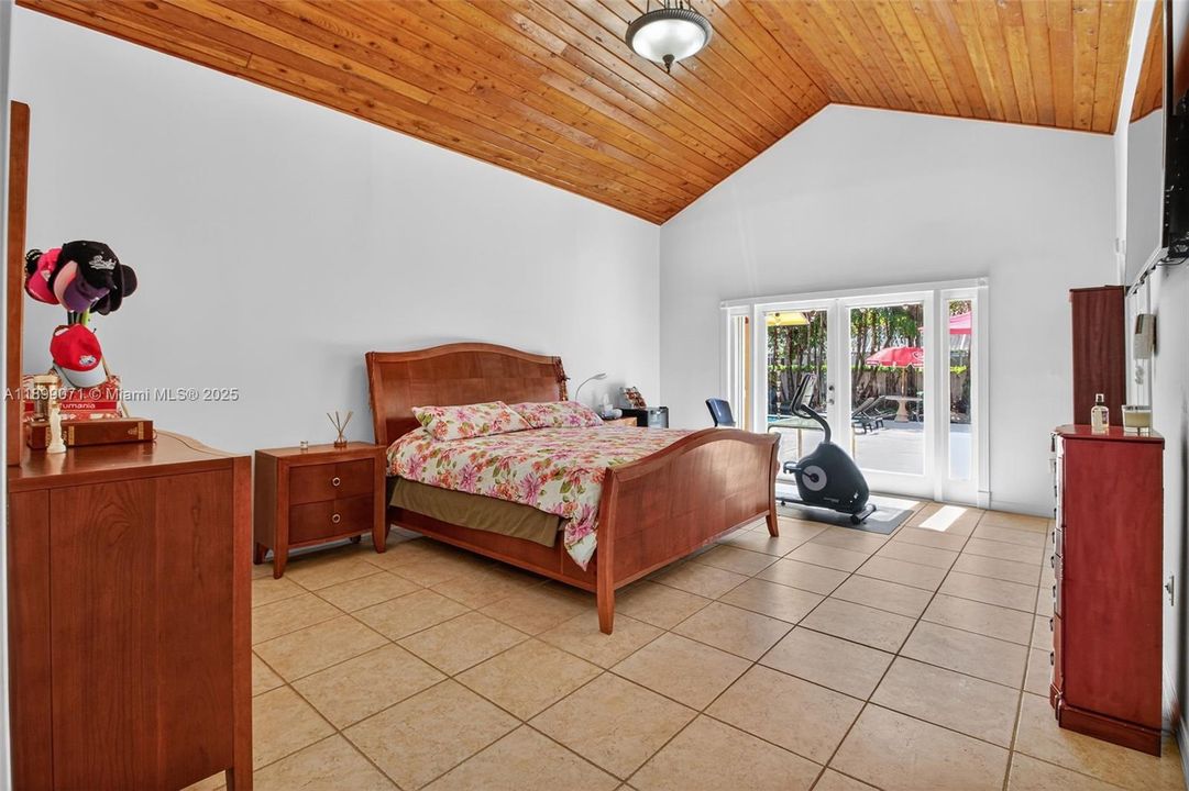 For Sale: $1,750,000 (5 beds, 3 baths, 3282 Square Feet)