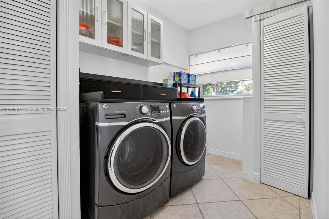 For Sale: $1,750,000 (5 beds, 3 baths, 3282 Square Feet)