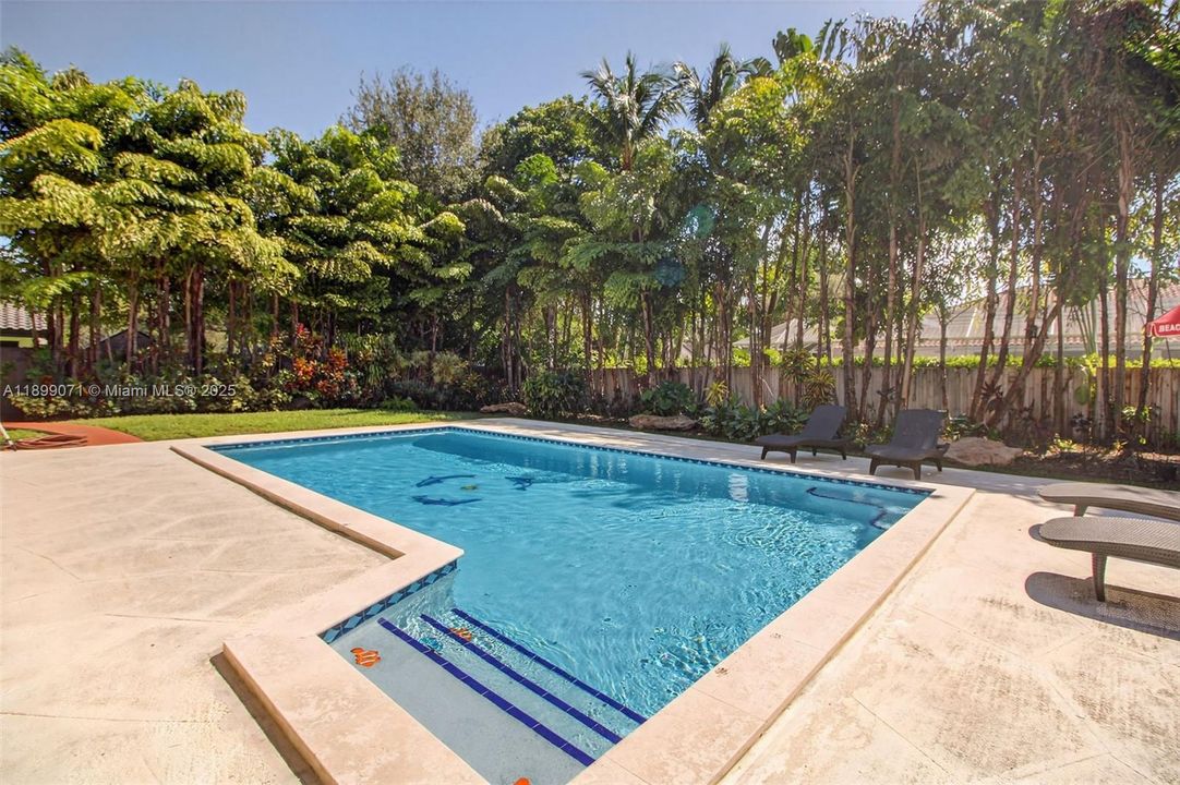 For Sale: $1,750,000 (5 beds, 3 baths, 3282 Square Feet)