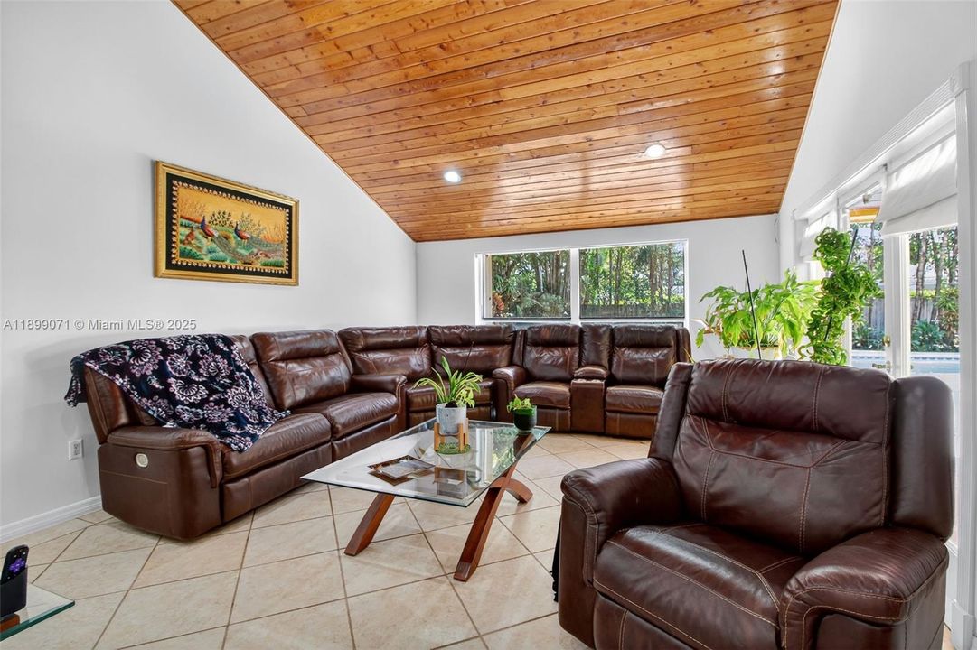 For Sale: $1,750,000 (5 beds, 3 baths, 3282 Square Feet)