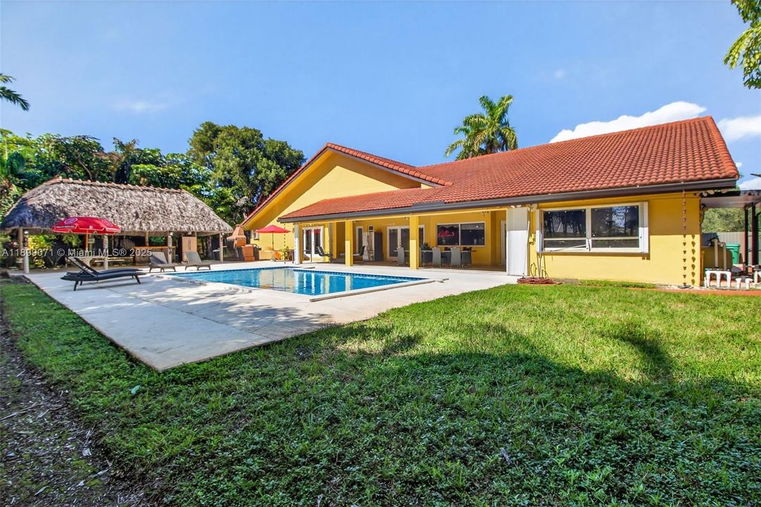 For Sale: $1,750,000 (5 beds, 3 baths, 3282 Square Feet)