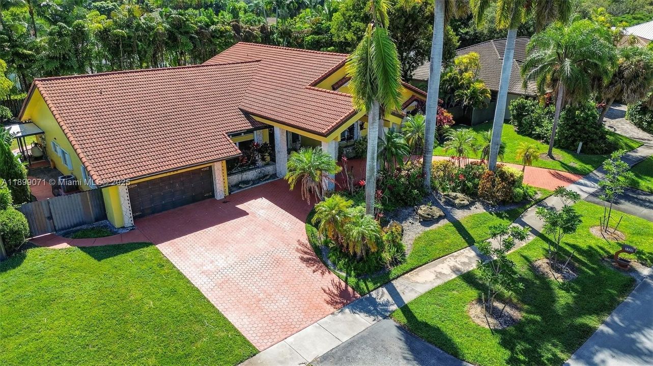 For Sale: $1,750,000 (5 beds, 3 baths, 3282 Square Feet)