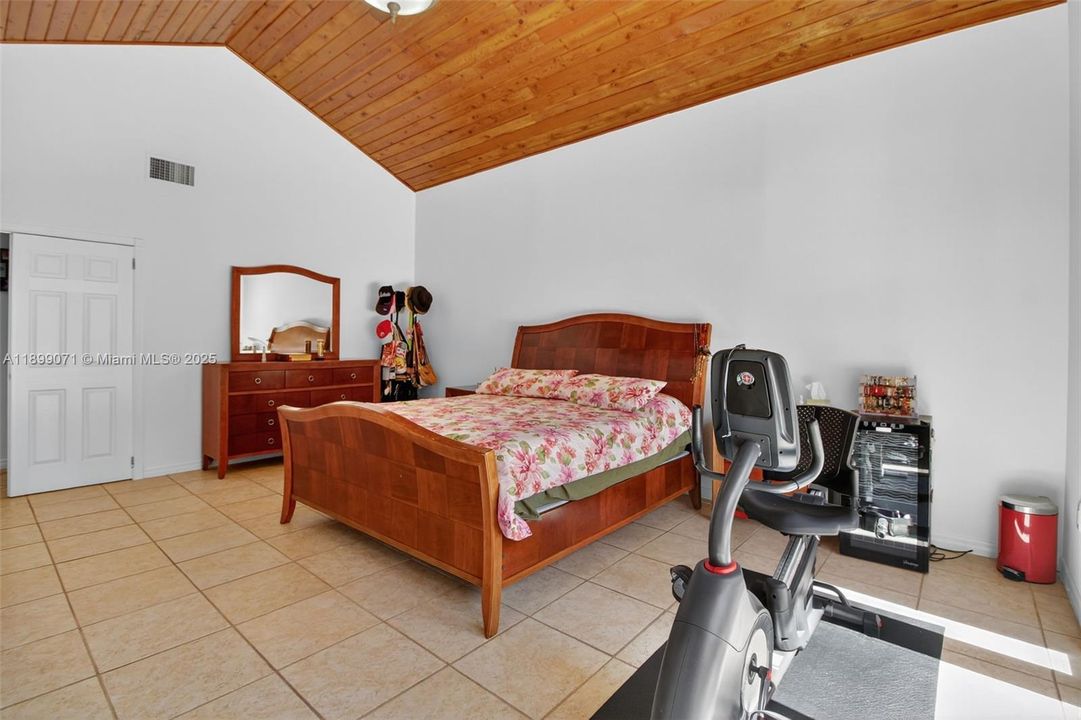 For Sale: $1,750,000 (5 beds, 3 baths, 3282 Square Feet)