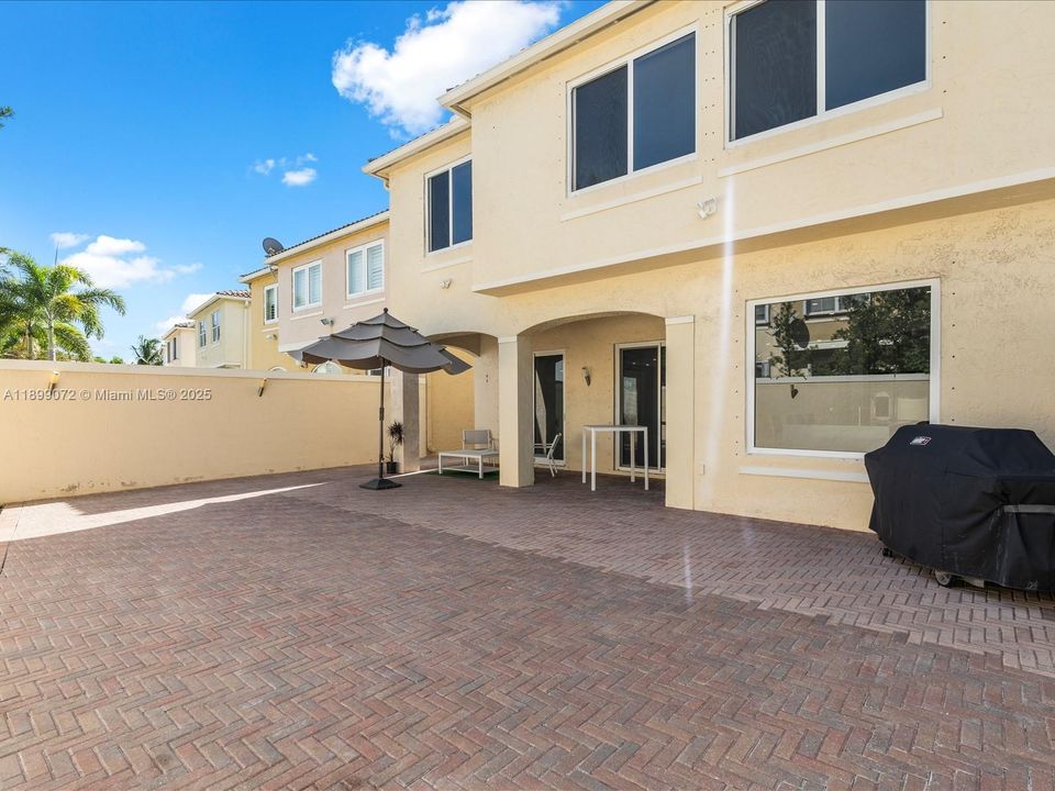 For Rent: $12,900 (4 beds, 3 baths, 2949 Square Feet)