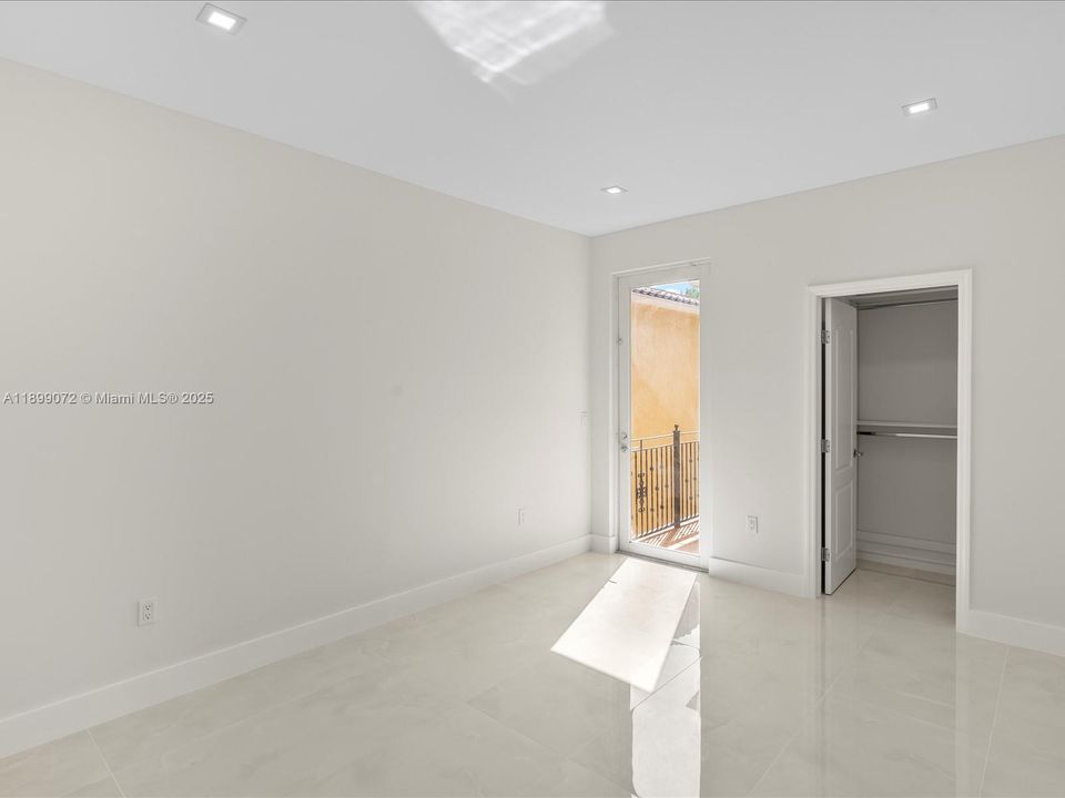 For Rent: $12,900 (4 beds, 3 baths, 2949 Square Feet)