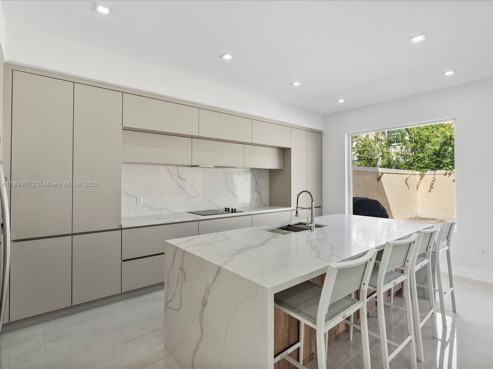 For Rent: $12,900 (4 beds, 3 baths, 2949 Square Feet)