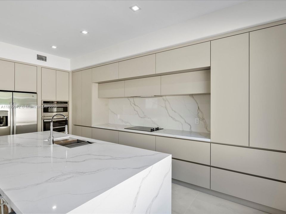 For Rent: $12,900 (4 beds, 3 baths, 2949 Square Feet)