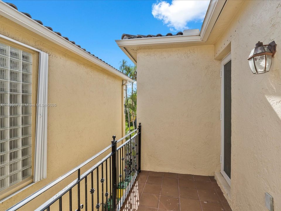 For Rent: $12,900 (4 beds, 3 baths, 2949 Square Feet)