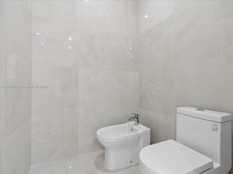 For Rent: $12,900 (4 beds, 3 baths, 2949 Square Feet)