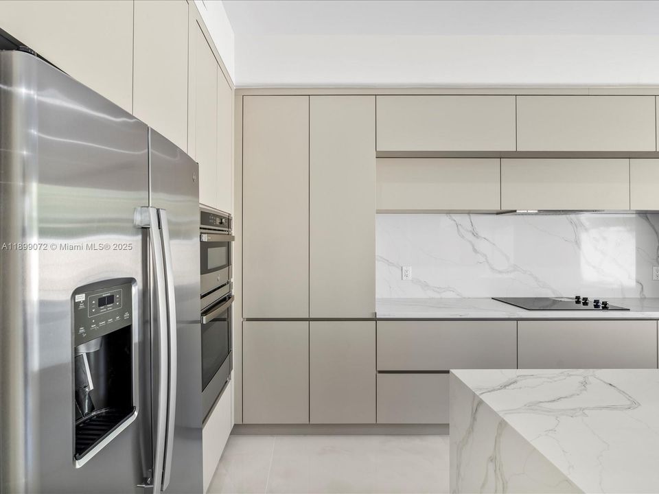 For Rent: $12,900 (4 beds, 3 baths, 2949 Square Feet)