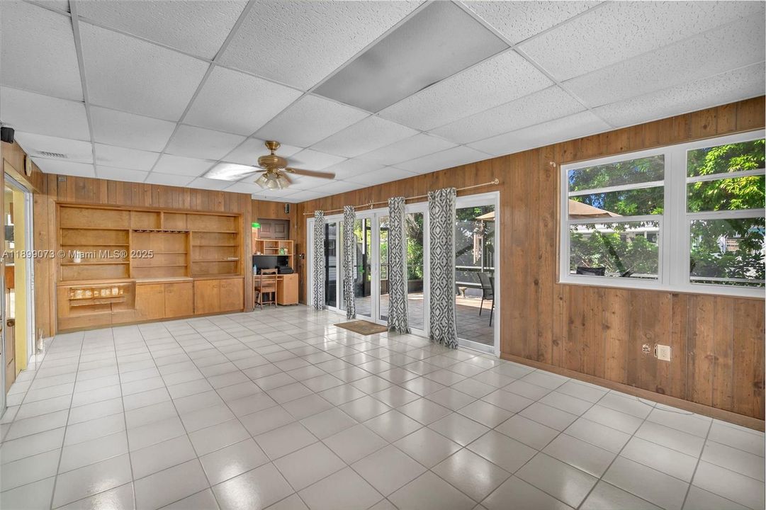 Active With Contract: $535,000 (3 beds, 2 baths, 1569 Square Feet)