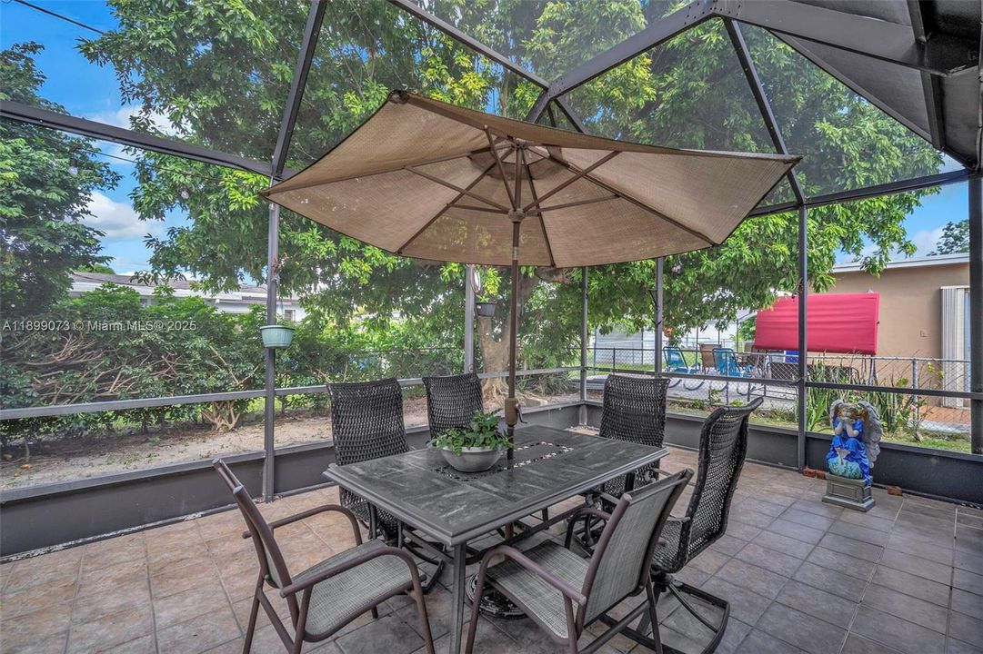 Active With Contract: $535,000 (3 beds, 2 baths, 1569 Square Feet)