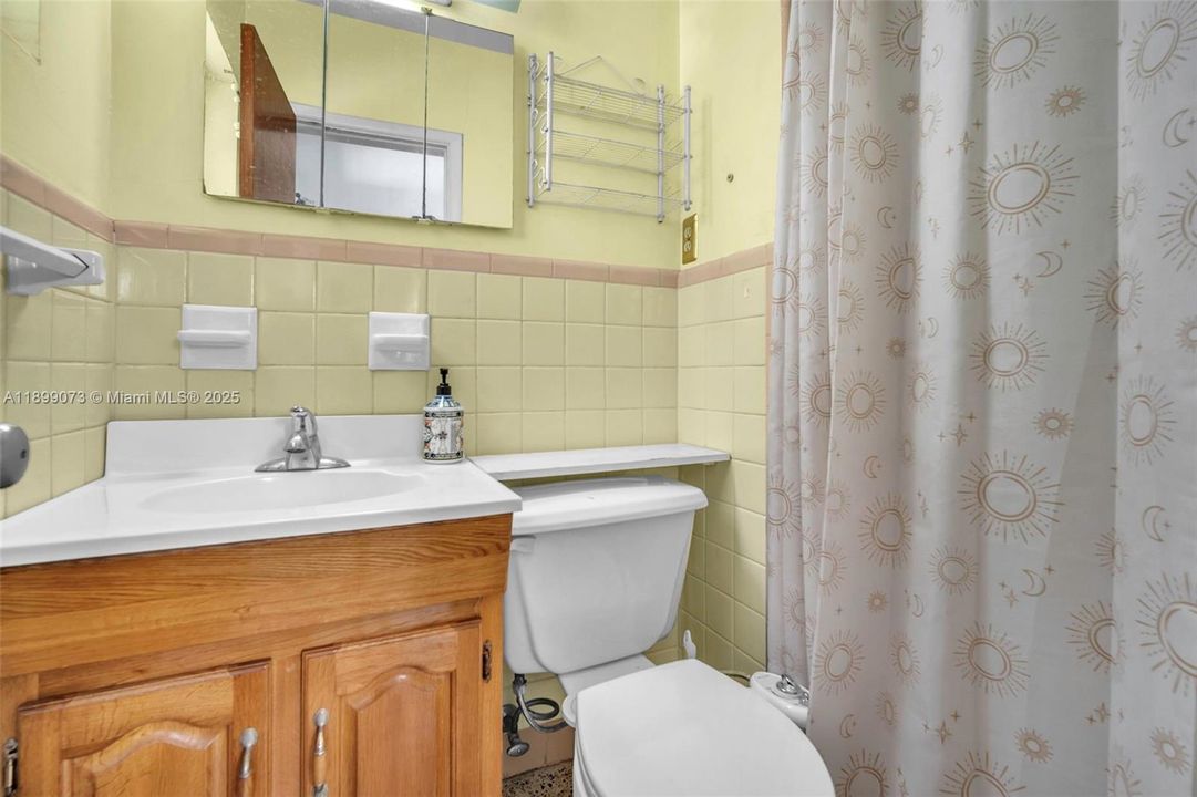 Active With Contract: $535,000 (3 beds, 2 baths, 1569 Square Feet)