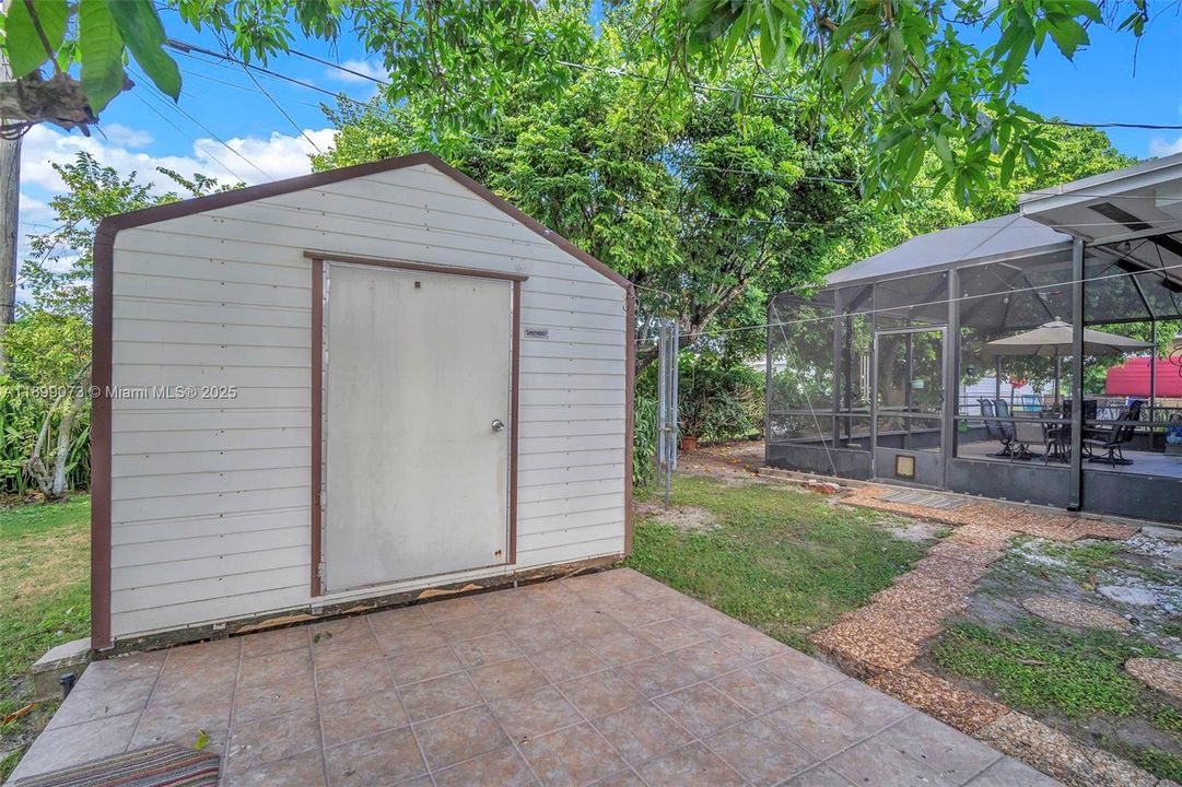 Active With Contract: $535,000 (3 beds, 2 baths, 1569 Square Feet)