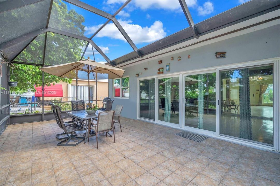 Active With Contract: $535,000 (3 beds, 2 baths, 1569 Square Feet)