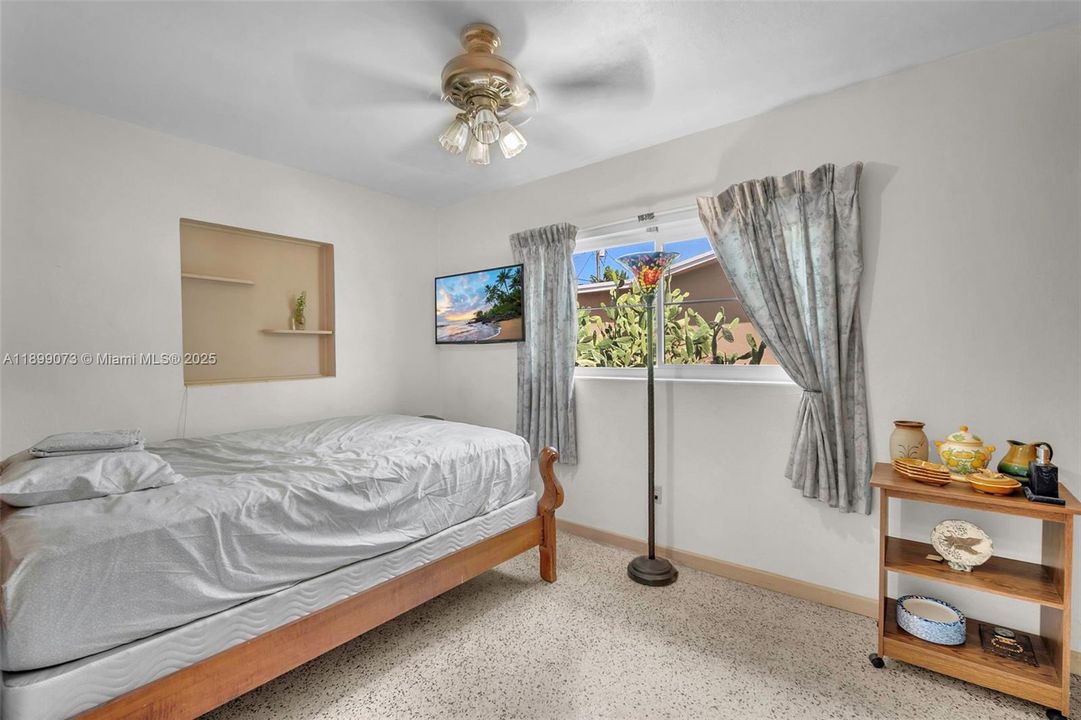 Active With Contract: $535,000 (3 beds, 2 baths, 1569 Square Feet)