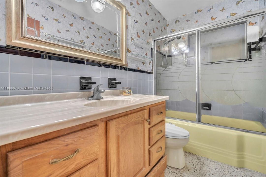 Active With Contract: $535,000 (3 beds, 2 baths, 1569 Square Feet)