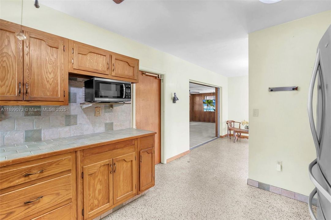 Active With Contract: $535,000 (3 beds, 2 baths, 1569 Square Feet)