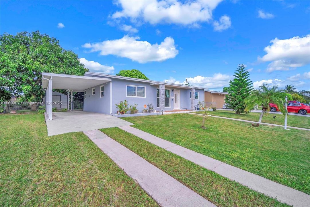 Active With Contract: $535,000 (3 beds, 2 baths, 1569 Square Feet)