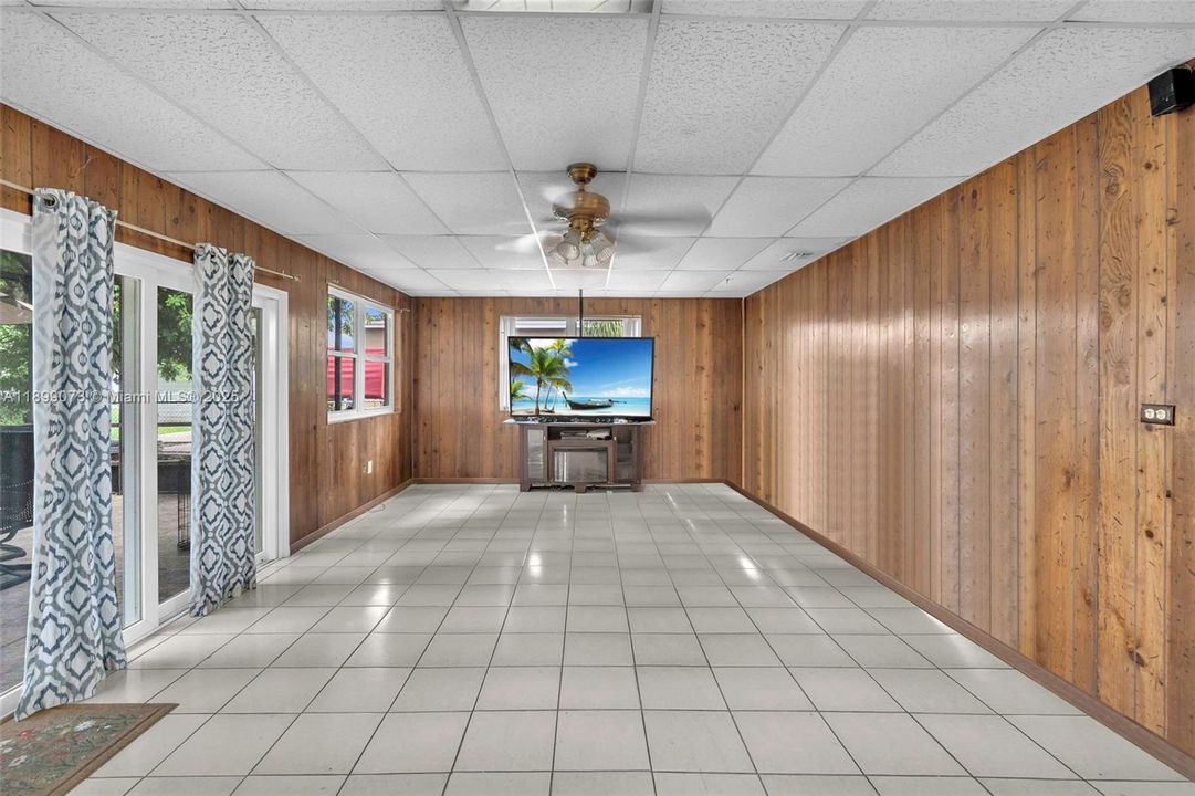 Active With Contract: $535,000 (3 beds, 2 baths, 1569 Square Feet)