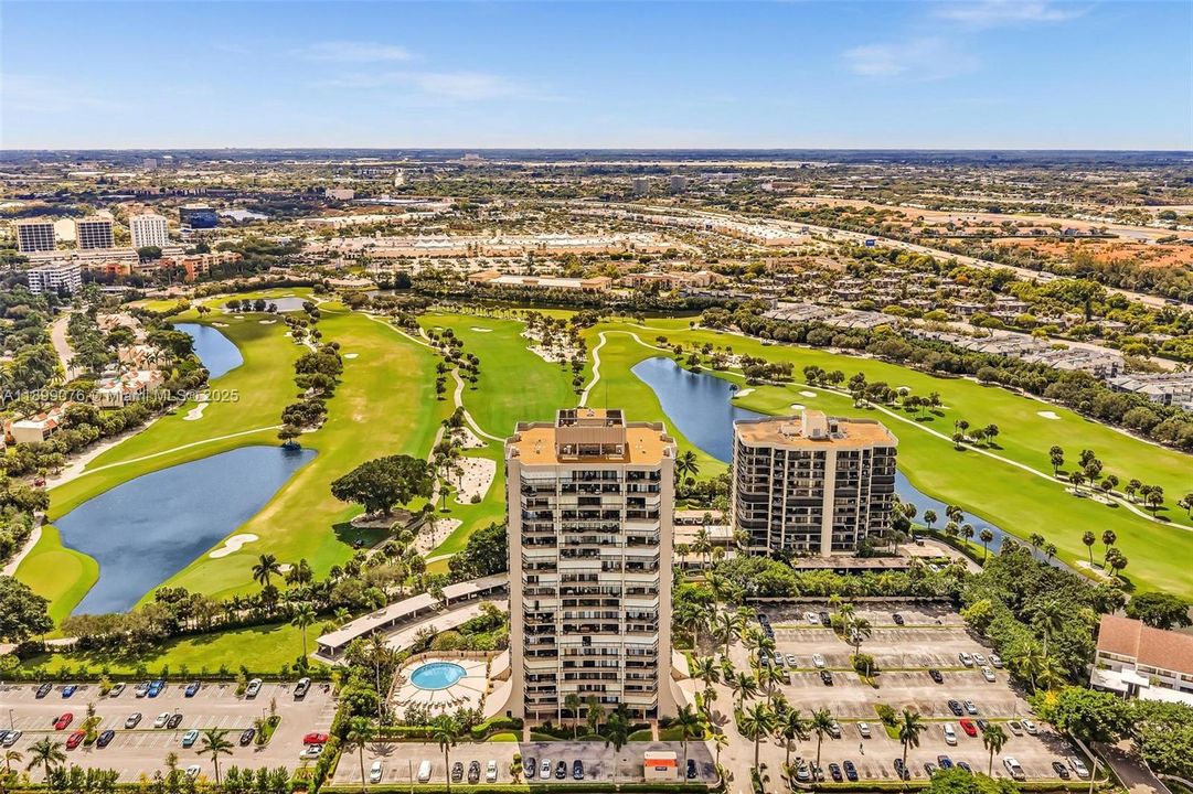 For Sale: $270,000 (2 beds, 2 baths, 1206 Square Feet)