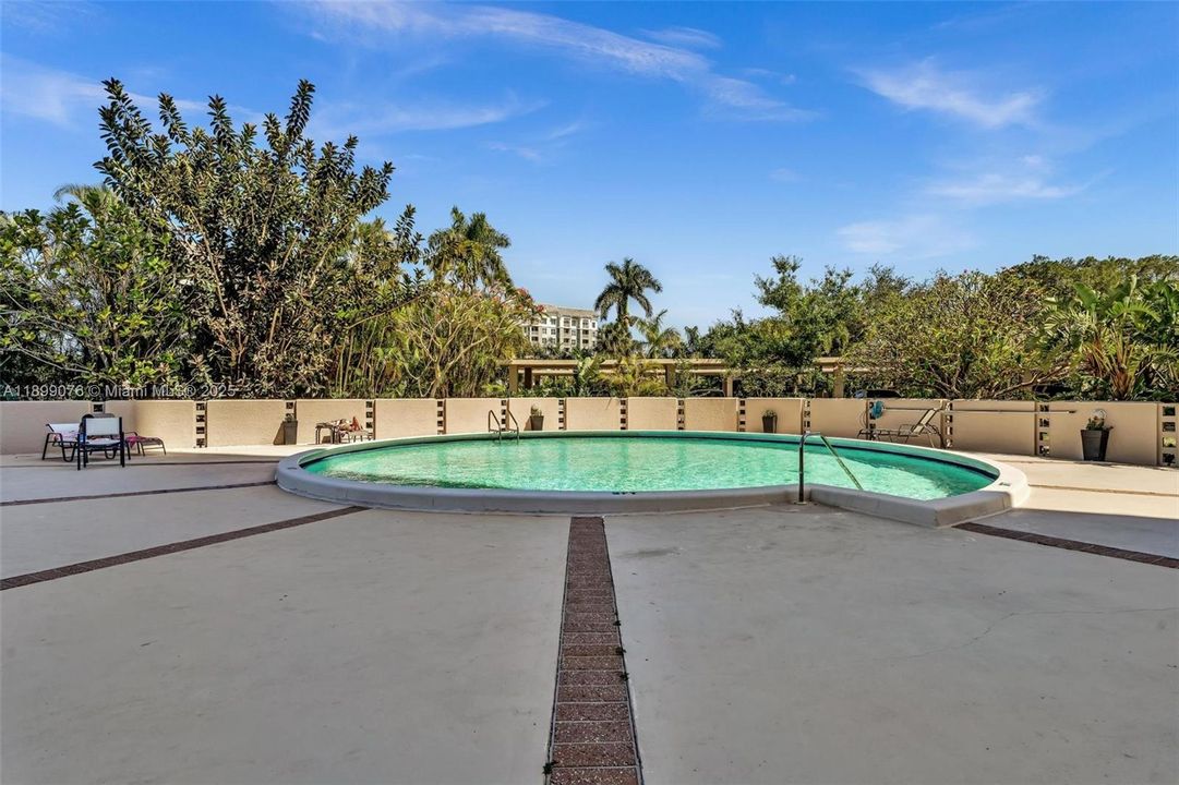 For Sale: $270,000 (2 beds, 2 baths, 1206 Square Feet)