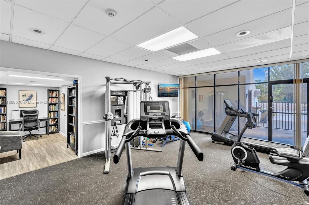 For Sale: $270,000 (2 beds, 2 baths, 1206 Square Feet)