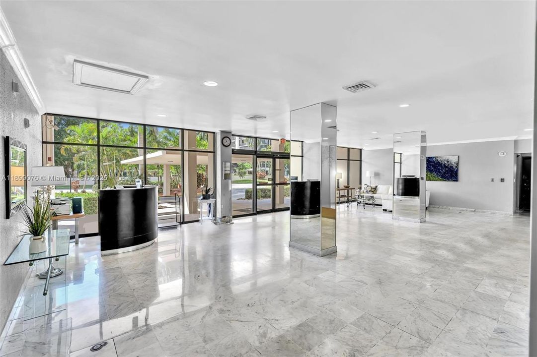 For Sale: $270,000 (2 beds, 2 baths, 1206 Square Feet)